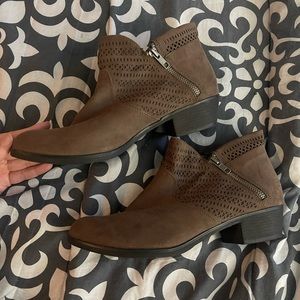 Ankle boots